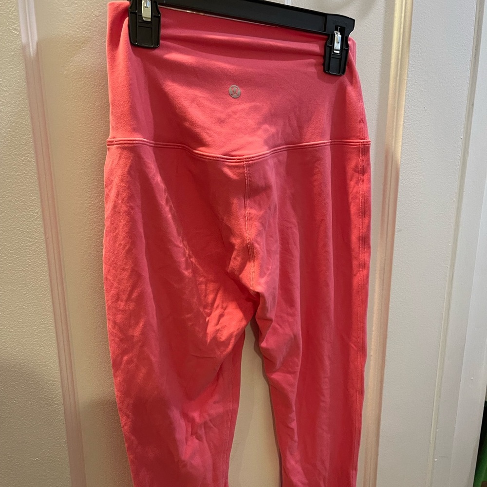 Lululemon salmon colored leggings size 4/6